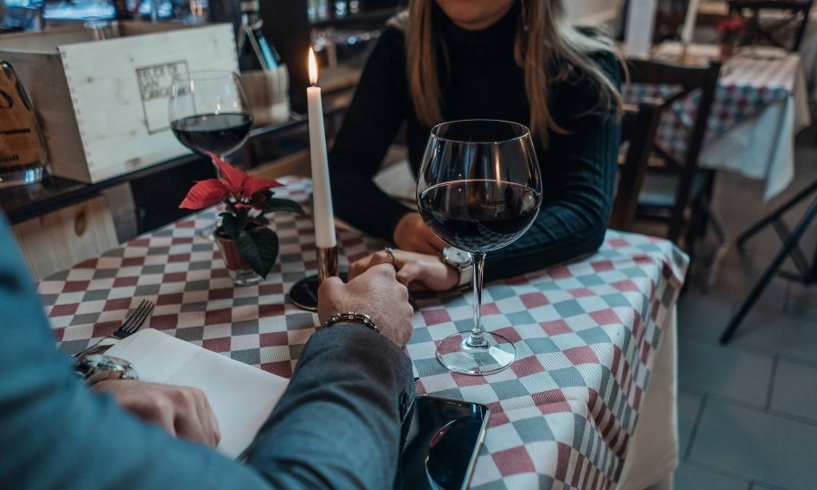 Why Thoughtful Dates Matter with Confident MILFs